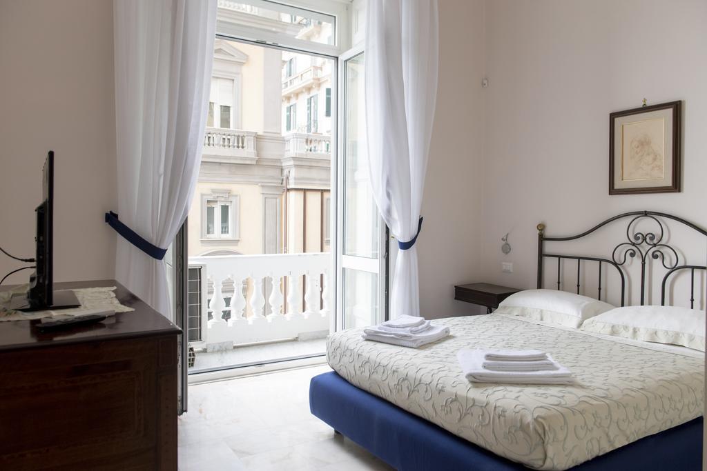 Casa San Carlo Apartment เนเปิลส์ ภายนอก รูปภาพ
