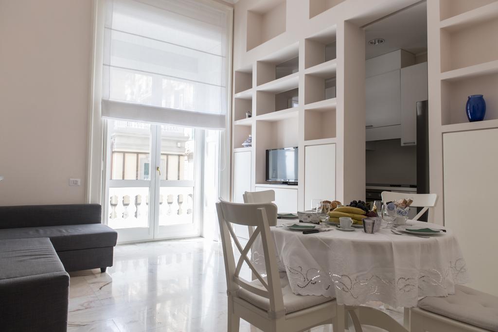 Casa San Carlo Apartment เนเปิลส์ ภายนอก รูปภาพ