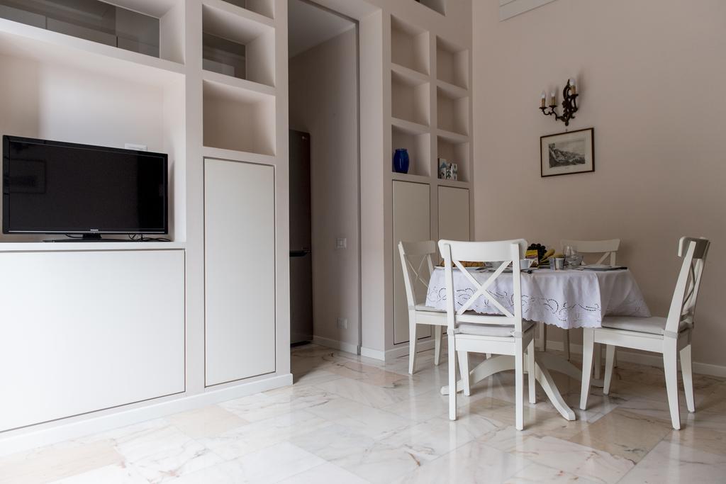 Casa San Carlo Apartment เนเปิลส์ ภายนอก รูปภาพ