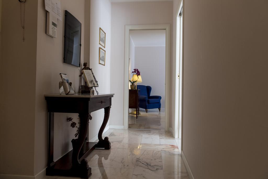 Casa San Carlo Apartment เนเปิลส์ ภายนอก รูปภาพ